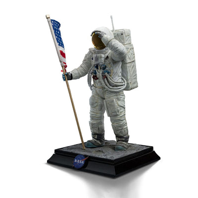 NASA Art Scale Statue 1/10 Apollo 11 Astronaut 23cm - Scale Statue - Iron Studios - Hobby Figures UK