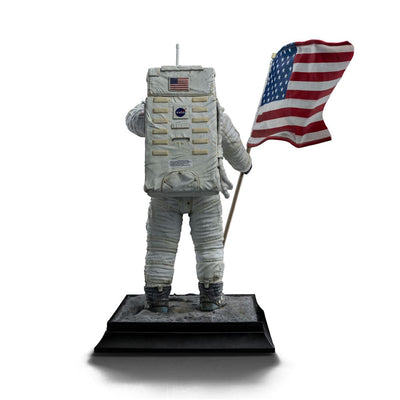 NASA Art Scale Statue 1/10 Apollo 11 Astronaut 23cm - Scale Statue - Iron Studios - Hobby Figures UK