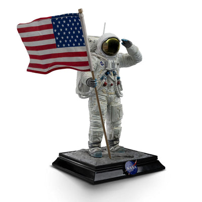NASA Art Scale Statue 1/10 Apollo 11 Astronaut 23cm - Scale Statue - Iron Studios - Hobby Figures UK