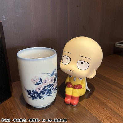 One Punch Man Look Up PVC Statue Saitama 11cm - Scale Statue - Megahouse - Hobby Figures UK
