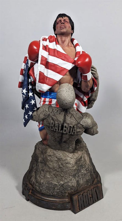 Rocky IV Statue 1/4 Rocky Balboa 48cm - Scale Statue - Hollywood Collectibles Group - Hobby Figures UK