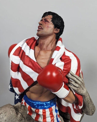 Rocky IV Statue 1/4 Rocky Balboa 48cm - Scale Statue - Hollywood Collectibles Group - Hobby Figures UK