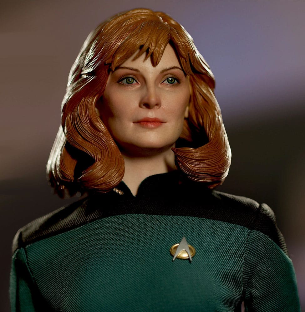 Star Trek: The Next Generation Action Figure 1/6 Dr. Beverly Crusher (Essential Edition) 27cm - Action Figures - EXO-6 - Hobby Figures UK