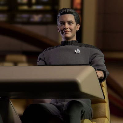 Star Trek: The Next Generation Action Figure 1/6 Wesley Crusher 30cm - Action Figures - EXO-6 - Hobby Figures UK