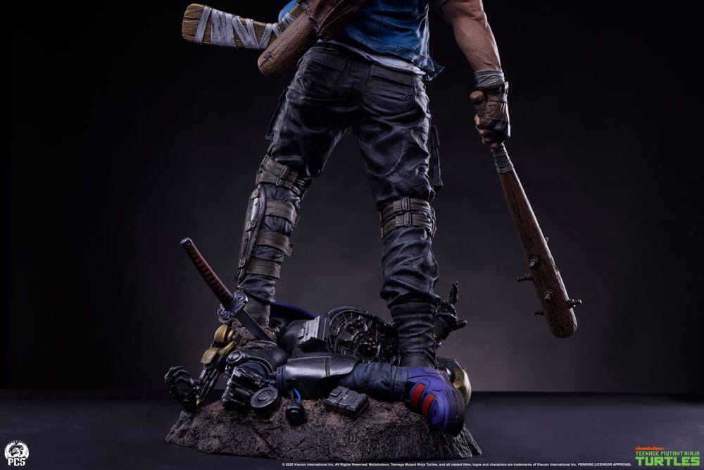 Teenage Mutant Ninja Turtles Legends Statue 1/3 Casey Jones 65cm - Scale Statue - Premium Collectibles Studio - Hobby Figures UK