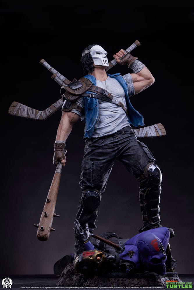 Teenage Mutant Ninja Turtles Legends Statue 1/3 Casey Jones 65cm - Scale Statue - Premium Collectibles Studio - Hobby Figures UK
