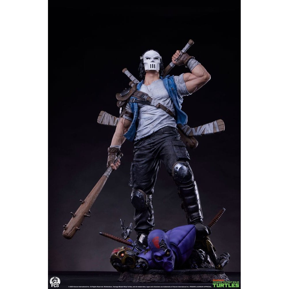 Teenage Mutant Ninja Turtles Legends Statue 1/3 Casey Jones 65cm - Scale Statue - Premium Collectibles Studio - Hobby Figures UK