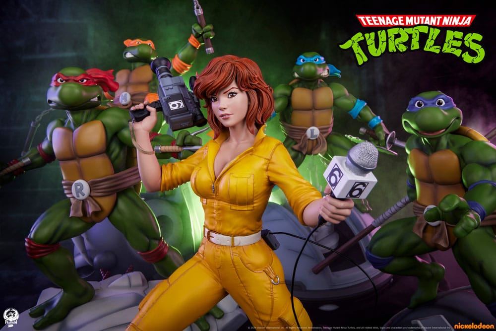 Teenage Mutant Ninja Turtles Premier Series Statue 1/4 April O'Neil 46cm - Scale Statue - Premium Collectibles Studio - Hobby Figures UK