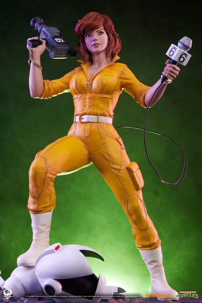 Teenage Mutant Ninja Turtles Premier Series Statue 1/4 April O'Neil 46cm - Scale Statue - Premium Collectibles Studio - Hobby Figures UK