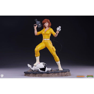 Teenage Mutant Ninja Turtles Premier Series Statue 1/4 April O'Neil 46cm - Scale Statue - Premium Collectibles Studio - Hobby Figures UK