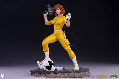 Teenage Mutant Ninja Turtles Premier Series Statue 1/4 April O'Neil 46cm - Scale Statue - Premium Collectibles Studio - Hobby Figures UK