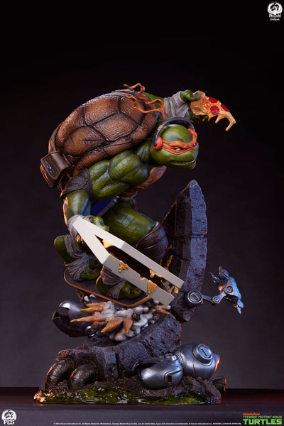 Teenage Mutant Ninja Turtles Statue 1/3 Michelangelo Deluxe Edition 67cm - Scale Statue - Premium Collectibles Studio - Hobby Figures UK