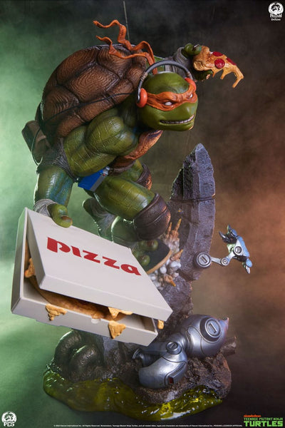 Teenage Mutant Ninja Turtles Statue 1/3 Michelangelo Deluxe Edition 67cm - Scale Statue - Premium Collectibles Studio - Hobby Figures UK