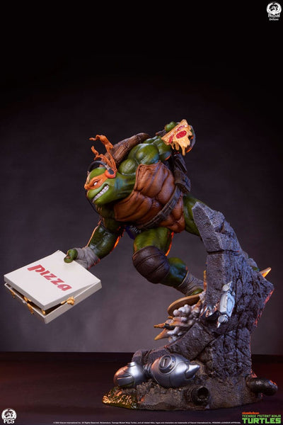 Teenage Mutant Ninja Turtles Statue 1/3 Michelangelo Deluxe Edition 67cm - Scale Statue - Premium Collectibles Studio - Hobby Figures UK