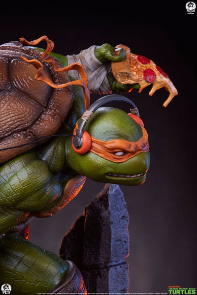Teenage Mutant Ninja Turtles Statue 1/3 Michelangelo Deluxe Edition 67cm - Scale Statue - Premium Collectibles Studio - Hobby Figures UK
