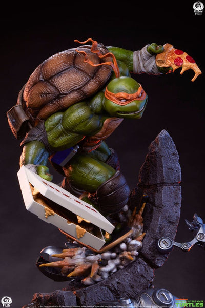 Teenage Mutant Ninja Turtles Statue 1/3 Michelangelo Deluxe Edition 67cm - Scale Statue - Premium Collectibles Studio - Hobby Figures UK