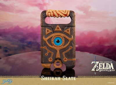 The Legend of Zelda: Breath of the Wild Life Size Statue 1/1 Sheikah Slate 24cm - Scale Statue - First 4 Figures - Hobby Figures UK