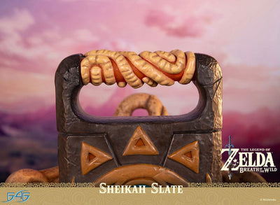 The Legend of Zelda: Breath of the Wild Life Size Statue 1/1 Sheikah Slate 24cm - Scale Statue - First 4 Figures - Hobby Figures UK