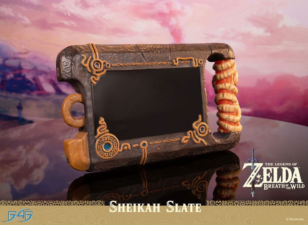 The Legend of Zelda: Breath of the Wild Life Size Statue 1/1 Sheikah Slate 24cm - Scale Statue - First 4 Figures - Hobby Figures UK