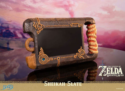 The Legend of Zelda: Breath of the Wild Life Size Statue 1/1 Sheikah Slate 24cm - Scale Statue - First 4 Figures - Hobby Figures UK