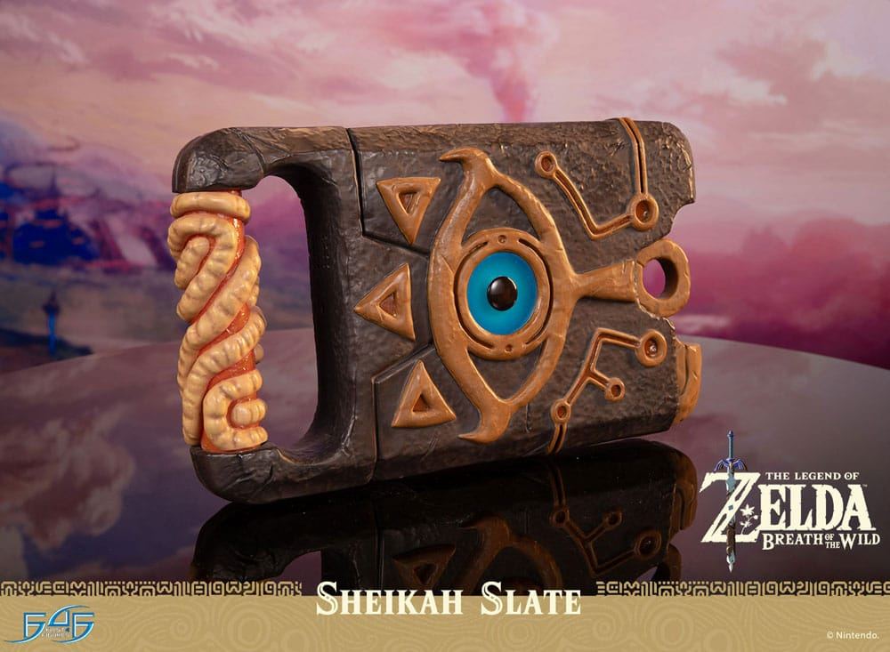 The Legend of Zelda: Breath of the Wild Life Size Statue 1/1 Sheikah Slate 24cm - Scale Statue - First 4 Figures - Hobby Figures UK