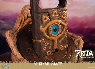 The Legend of Zelda: Breath of the Wild Life Size Statue 1/1 Sheikah Slate 24cm - Scale Statue - First 4 Figures - Hobby Figures UK