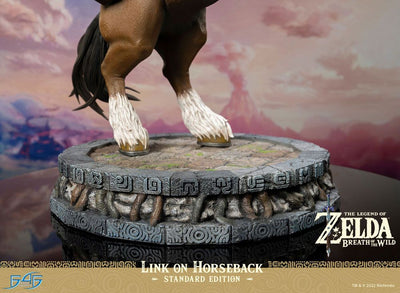 The Legend of Zelda Breath of the Wild Statue Link on Horseback 56cm - Scale Statue - First 4 Figures - Hobby Figures UK