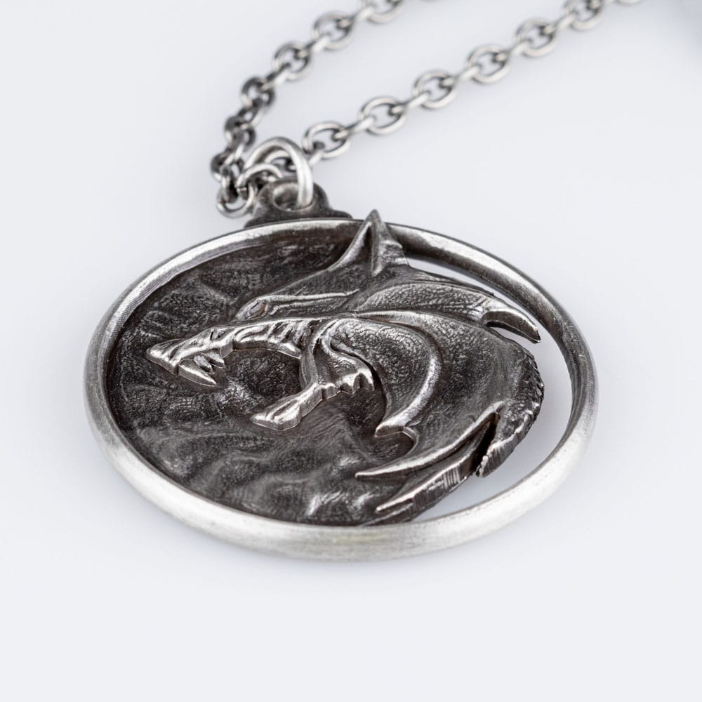 The Witcher Replica 1/1 Necklace Wolf Medallion - Scale Statue - Dark Horse - Hobby Figures UK