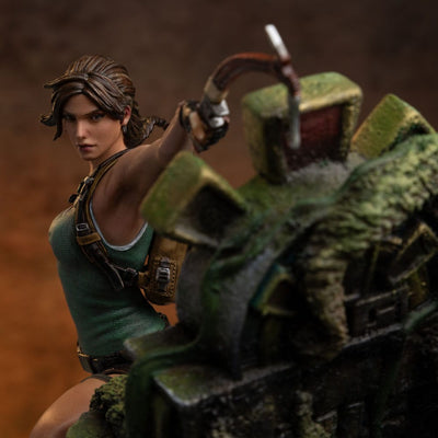 Tomb Raider Deluxe Art Scale Statue 1/10 Lara Croft 36cm - Scale Statue - Iron Studios - Hobby Figures UK