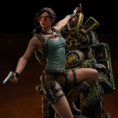 Tomb Raider Deluxe Art Scale Statue 1/10 Lara Croft 36cm - Scale Statue - Iron Studios - Hobby Figures UK