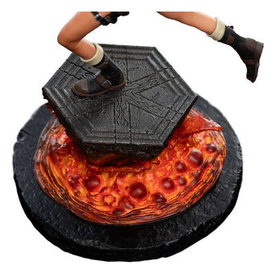 Tomb Raider Mini Statue Lara Croft: The Sanctuary of Flame 18cm - Scale Statue - Weta Workshop - Hobby Figures UK
