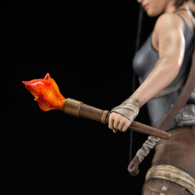 Tomb Raider PVC Statue Lara Croft Survivor Era 33cm - Scale Statue - Dark Horse - Hobby Figures UK