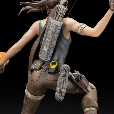 Tomb Raider PVC Statue Lara Croft Survivor Era 33cm - Scale Statue - Dark Horse - Hobby Figures UK