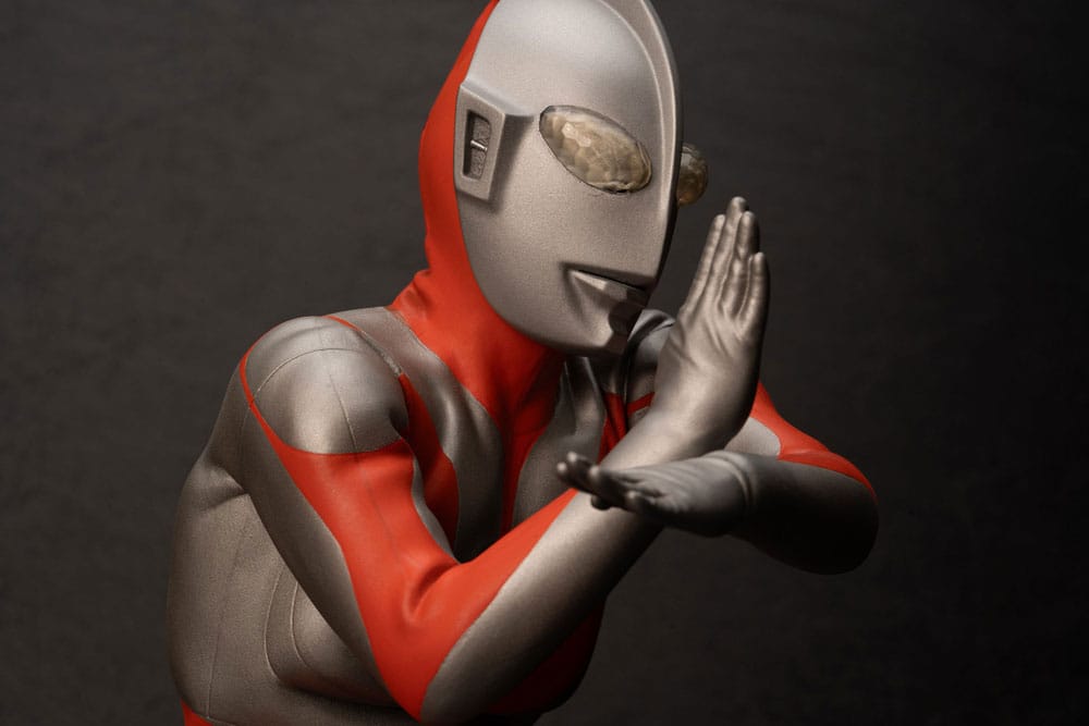 Ultraman Statue Ultraman C-Type by Takashi Kinoshita 30cm - Scale Statue - Kaiyodo Jap. - Hobby Figures UK