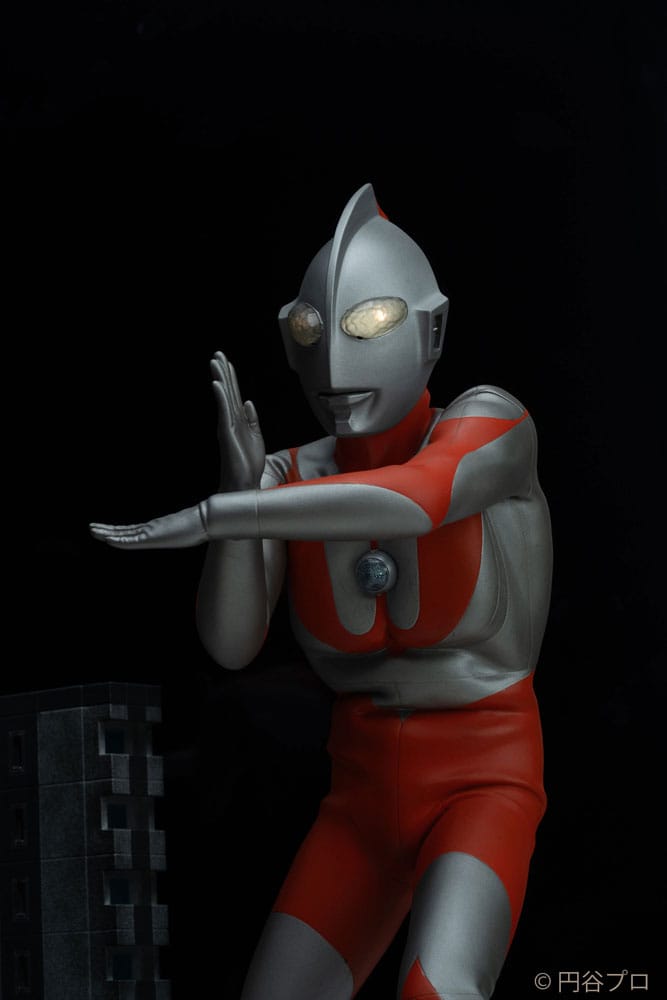 Ultraman Statue Ultraman C-Type by Takashi Kinoshita 30cm - Scale Statue - Kaiyodo Jap. - Hobby Figures UK