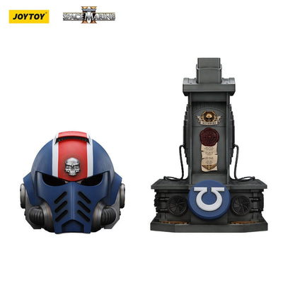 Warhammer 40,000: Space Marine 2 Replica Ultramarines Lieutenant Titus helmet with Display Stand 44cm - Scale Statue - Joy Toy (CN) - Hobby Figures UK