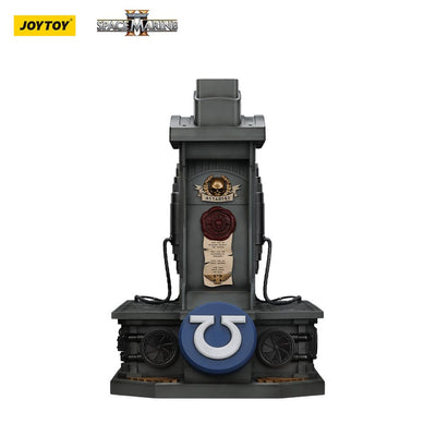 Warhammer 40,000: Space Marine 2 Replica Ultramarines Lieutenant Titus helmet with Display Stand 44cm - Scale Statue - Joy Toy (CN) - Hobby Figures UK
