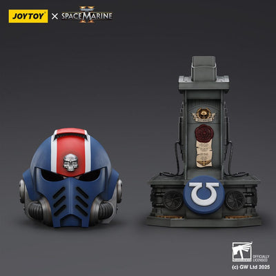 Warhammer 40,000: Space Marine 2 Replica Ultramarines Lieutenant Titus helmet with Display Stand 44cm - Scale Statue - Joy Toy (CN) - Hobby Figures UK