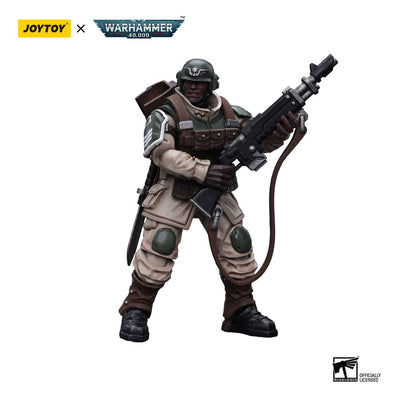 Warhammer 40k Action Figure 1/18 Astra Militarum Cadian Command Squad Veteran with Regimental Standard 12cm - Action Figures - Joy Toy (CN) - Hobby Figures UK