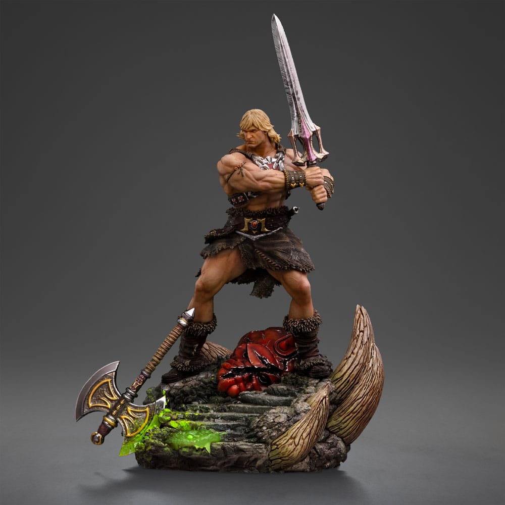 Masters of the Universe Deluxe Art Scale Statue 1/10 He-Man Unleashed 34cm - Scale Statue - Iron Studios - Hobby Figures UK