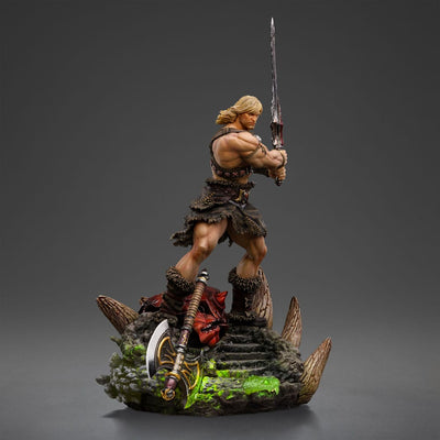 Masters of the Universe Deluxe Art Scale Statue 1/10 He-Man Unleashed 34cm - Scale Statue - Iron Studios - Hobby Figures UK