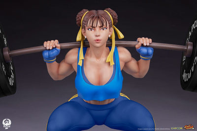 Street Fighter Premier Series Statue 1/4 Chun-Li Powerlifting (Alpha Edition) 37cm - Scale Statue - Premium Collectibles Studio - Hobby Figures UK