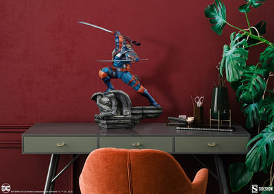 DC Comics Premium Format Statue Deathstroke 61cm - Scale Statue - Sideshow Collectibles - Hobby Figures UK