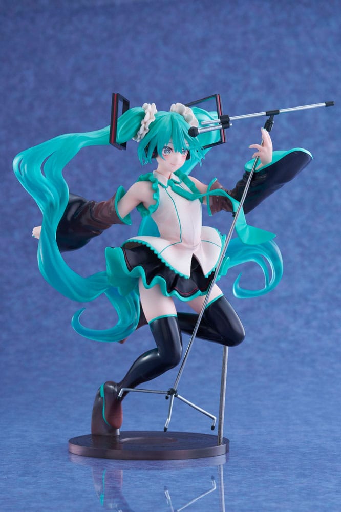 Hatsune Miku AMP PVC Statue Statue Birthday 2023 Ver. 21cm - Scale Statue - Taito Prize - Hobby Figures UK