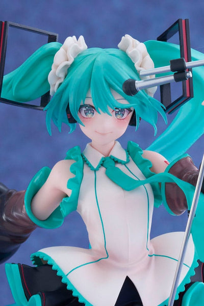 Hatsune Miku AMP PVC Statue Statue Birthday 2023 Ver. 21cm - Scale Statue - Taito Prize - Hobby Figures UK