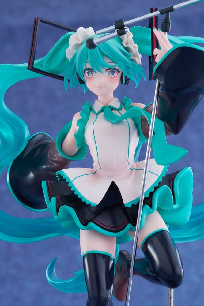 Hatsune Miku AMP PVC Statue Statue Birthday 2023 Ver. 21cm - Scale Statue - Taito Prize - Hobby Figures UK