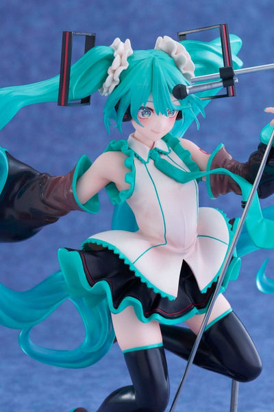 Hatsune Miku AMP PVC Statue Statue Birthday 2023 Ver. 21cm - Scale Statue - Taito Prize - Hobby Figures UK