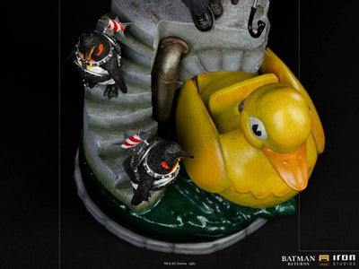 Batman Returns Deluxe Art Scale Statue 1/10 Penguin 33cm - Scale Statue - Iron Studios - Hobby Figures UK