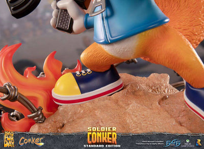 Conker: Conker's Bad Fur Day Statue Soldier Conker 33cm - Scale Statue - First 4 Figures - Hobby Figures UK