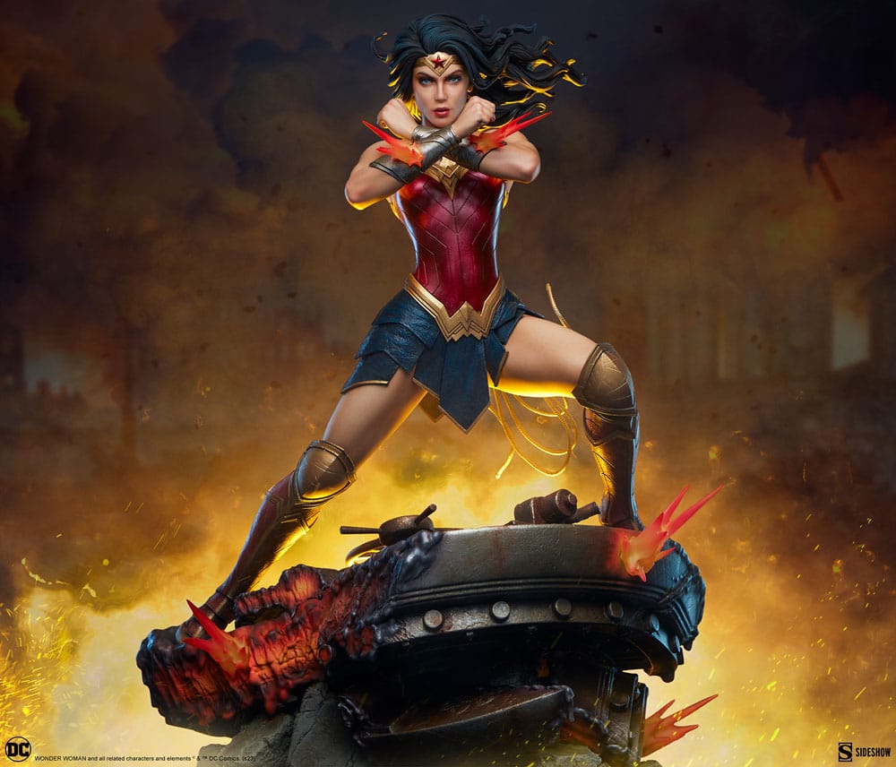 DC Comics Premium Format Statue Wonder Woman: Saving the Day 50cm - Scale Statue - Sideshow Collectibles - Hobby Figures UK